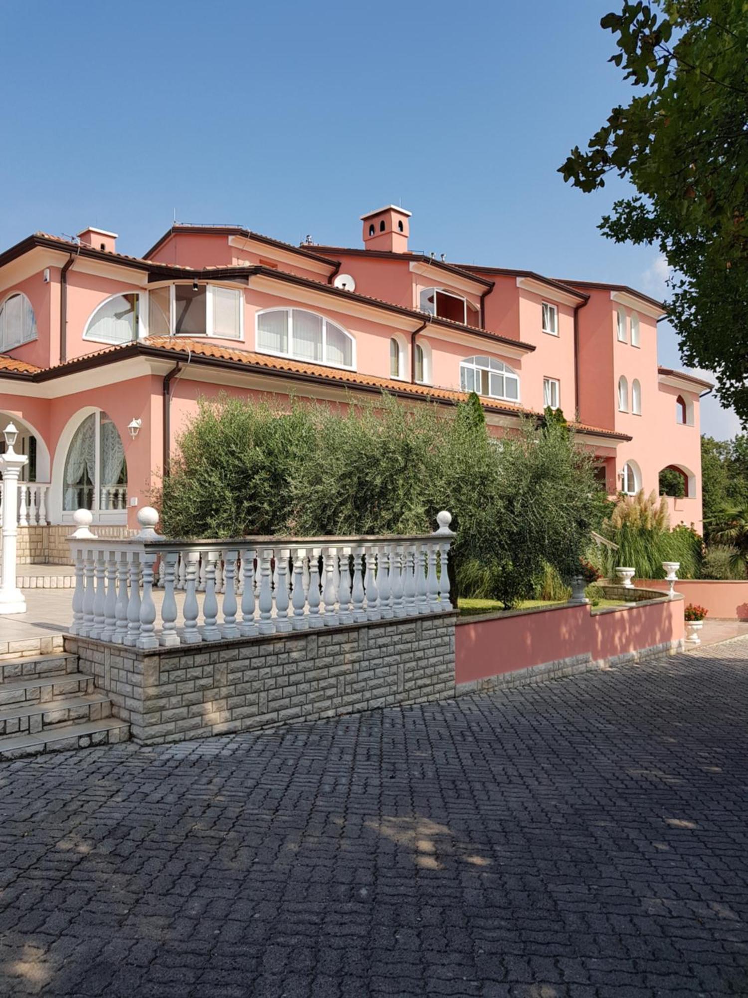 Apartments And Rooms Villa Chiara กรินิตซา ภายนอก รูปภาพ