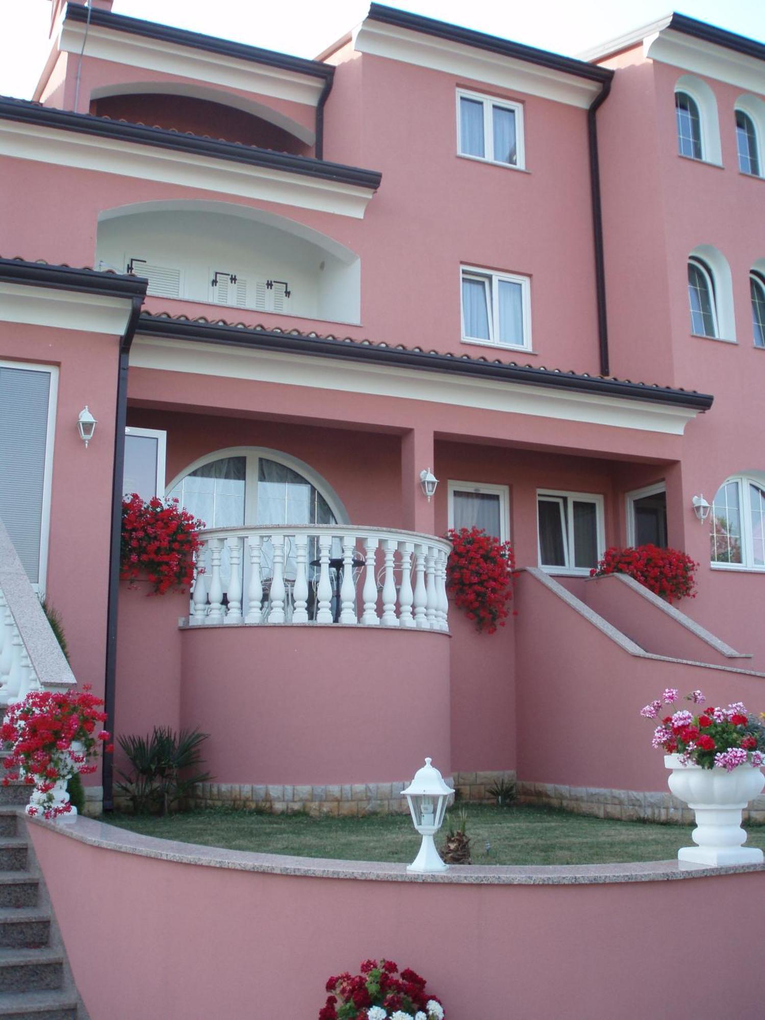 Apartments And Rooms Villa Chiara กรินิตซา ภายนอก รูปภาพ