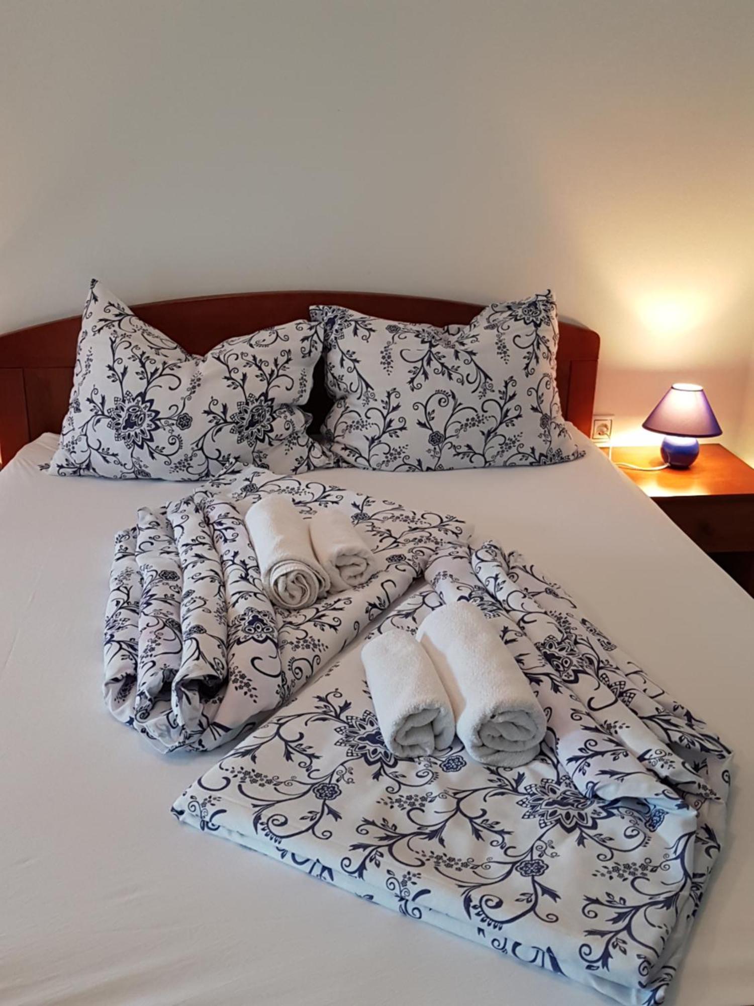 Apartments And Rooms Villa Chiara กรินิตซา ภายนอก รูปภาพ