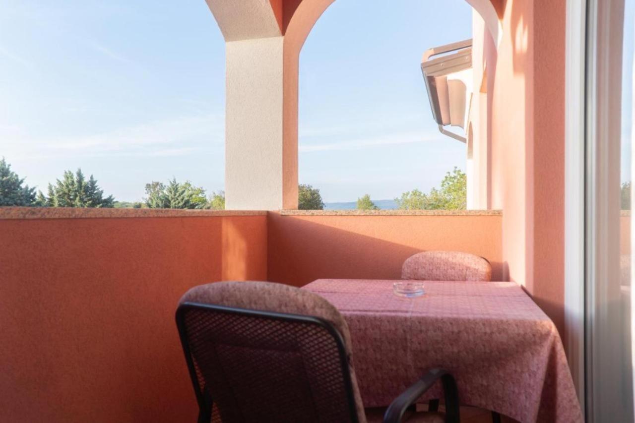 Apartments And Rooms Villa Chiara กรินิตซา ภายนอก รูปภาพ