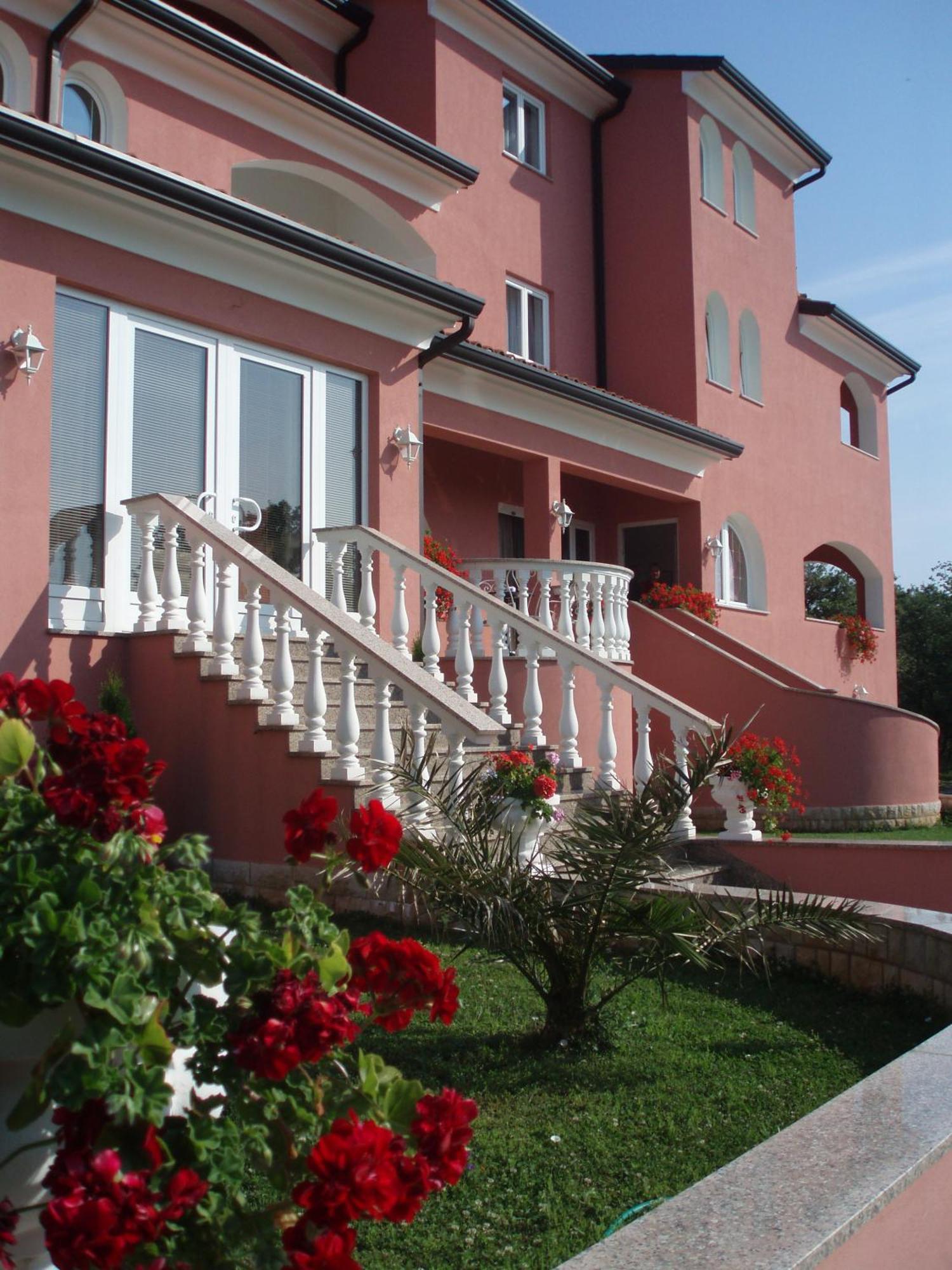 Apartments And Rooms Villa Chiara กรินิตซา ภายนอก รูปภาพ
